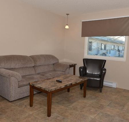 Thunderhill Motel And Suites Swan River 외부 사진